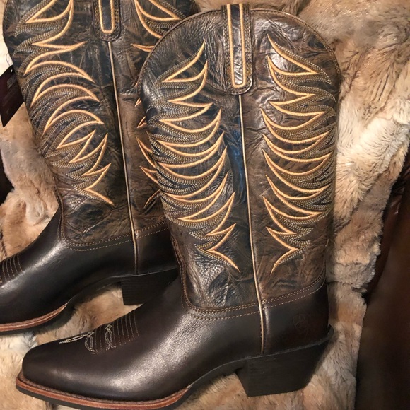 Ariat Shoes - Ariat cowboy 🤠 boots Ladies 8M